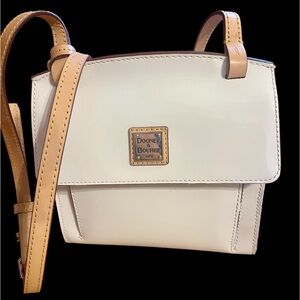 Dooney & Bourke White Patent Leather Crossbody Purse 8x8x2 adjustable strap EUC!
